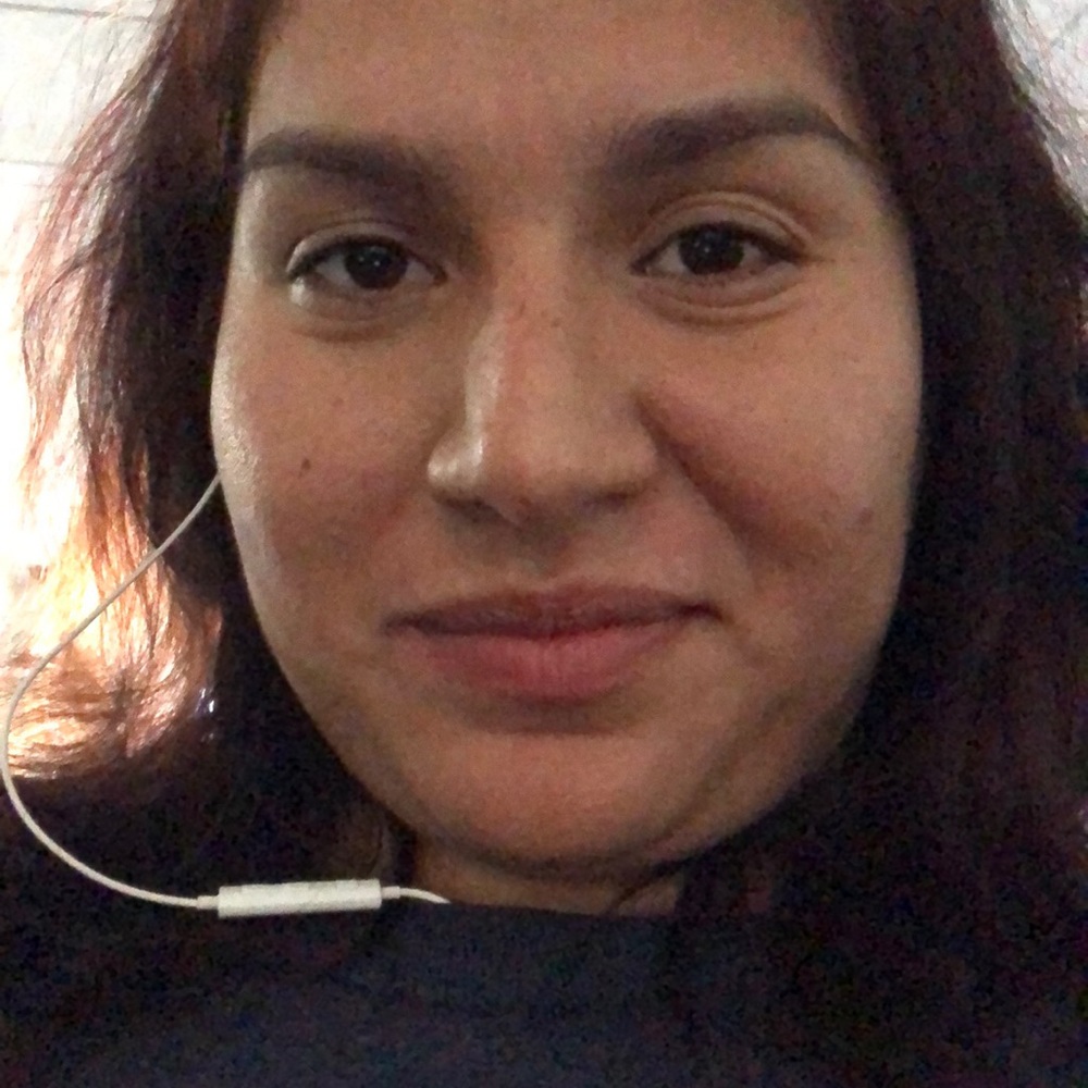 Meet your Posher, Estefani